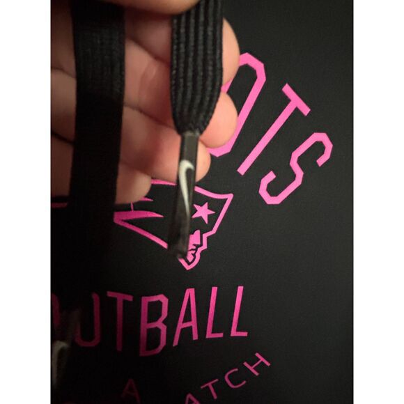 NIKE/ NFL APPAREL NEW ENGLAND PATRIOTS CRUCIAL CATCH CANCER AWARENESS HOODIE - Picture 3 of 6